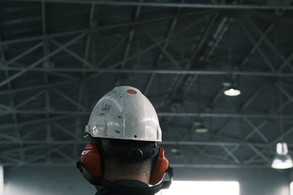 How Custom Cable Assemblies Improve Industrial Equipment Reliability